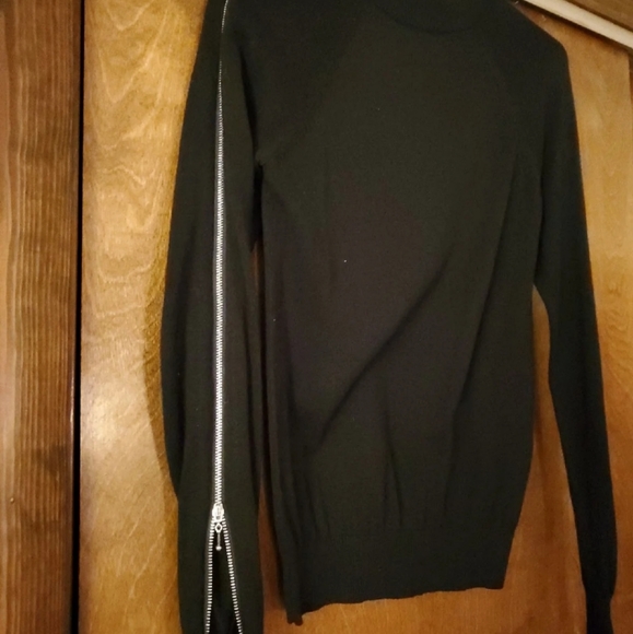 Sweater - Picture 2 of 2